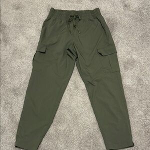 GAP Fit Run around Women's Olive green Pants sz:small